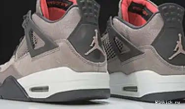 JORDAN AIR RETRO 